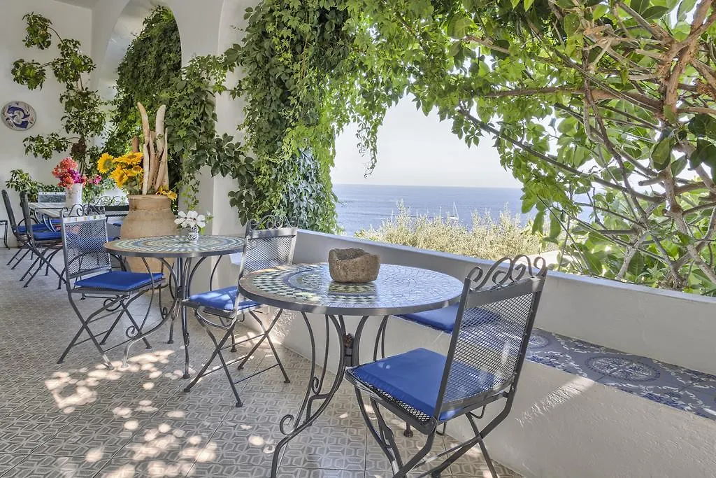 Hotel Girasole Panarea 3*,  Italia